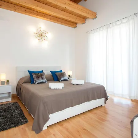 Two-bedroom In Volme Ferienhaus Banjole